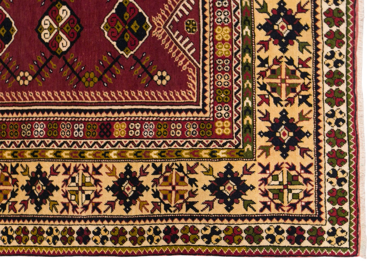 Vintage Milas Rug, 135 × 210 cm / 4.4 x 6.9 ft Handmade Wool Rug