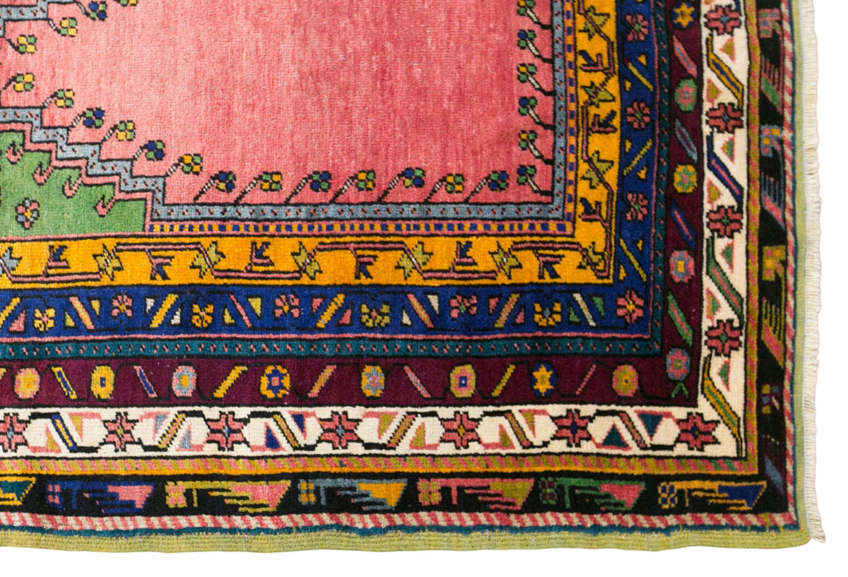 Vintage Konya Prayer Rug, 135 × 210 cm / 4.4 x 6.9 ft Handmade Wool Rug