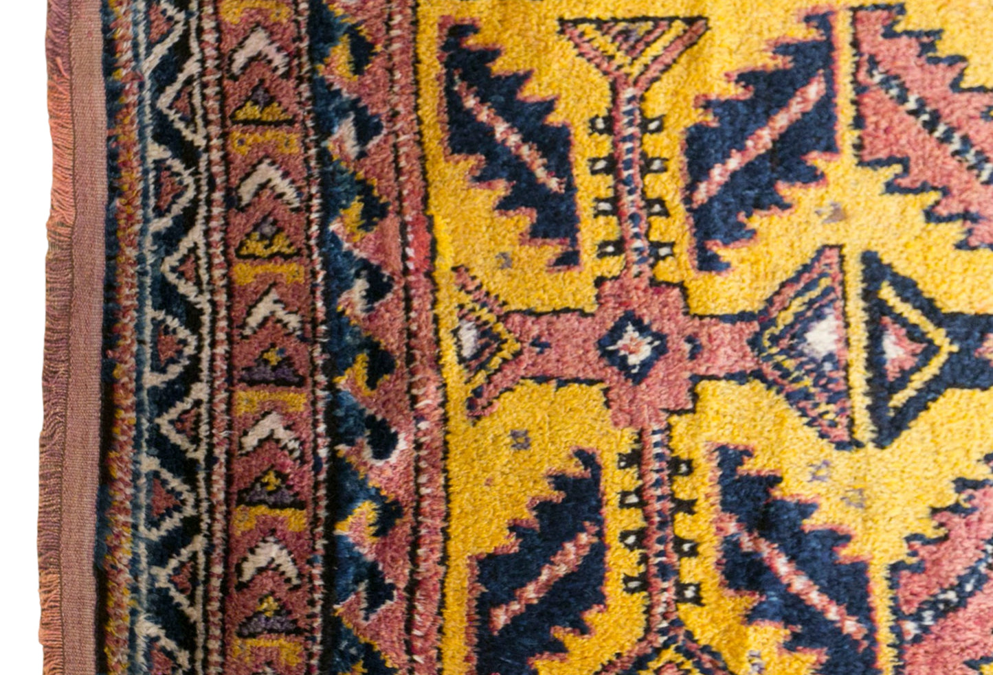 Vintage Kurdish Herki Rug, 145 × 220 cm / 4.8 x 7.2 ft Handmade Wool Rug