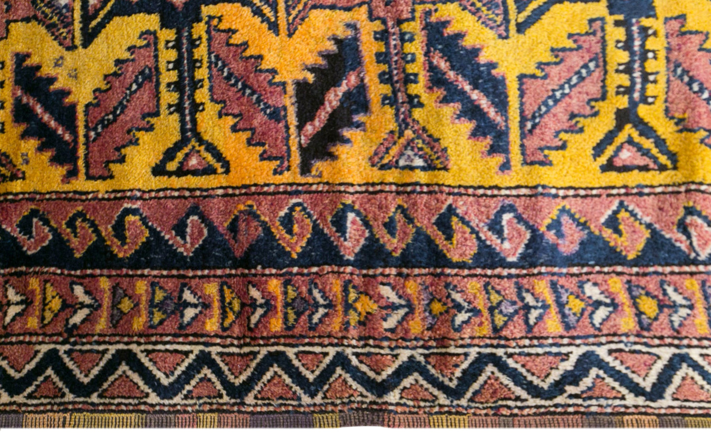 Vintage Kurdish Herki Rug, 145 × 220 cm / 4.8 x 7.2 ft Handmade Wool Rug