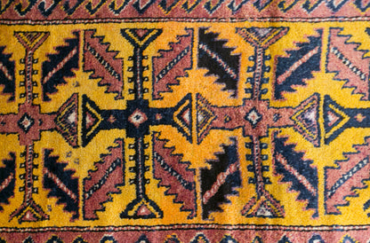 Vintage Kurdish Herki Rug, 145 × 220 cm / 4.8 x 7.2 ft Handmade Wool Rug