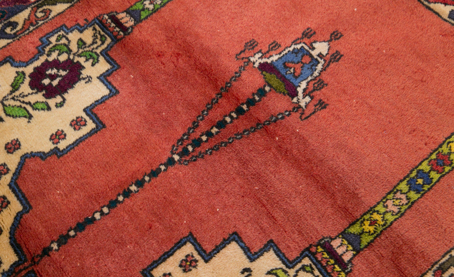 Prayer Rug 4 x 5.1 feet 122 x 156 cm