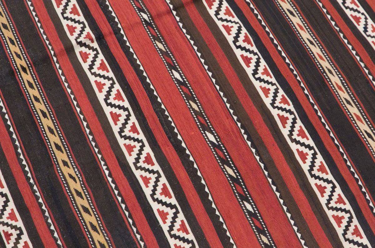 Vintage Caucasian Kilim, 172 x 245 cm / 5.6 x 8 feet