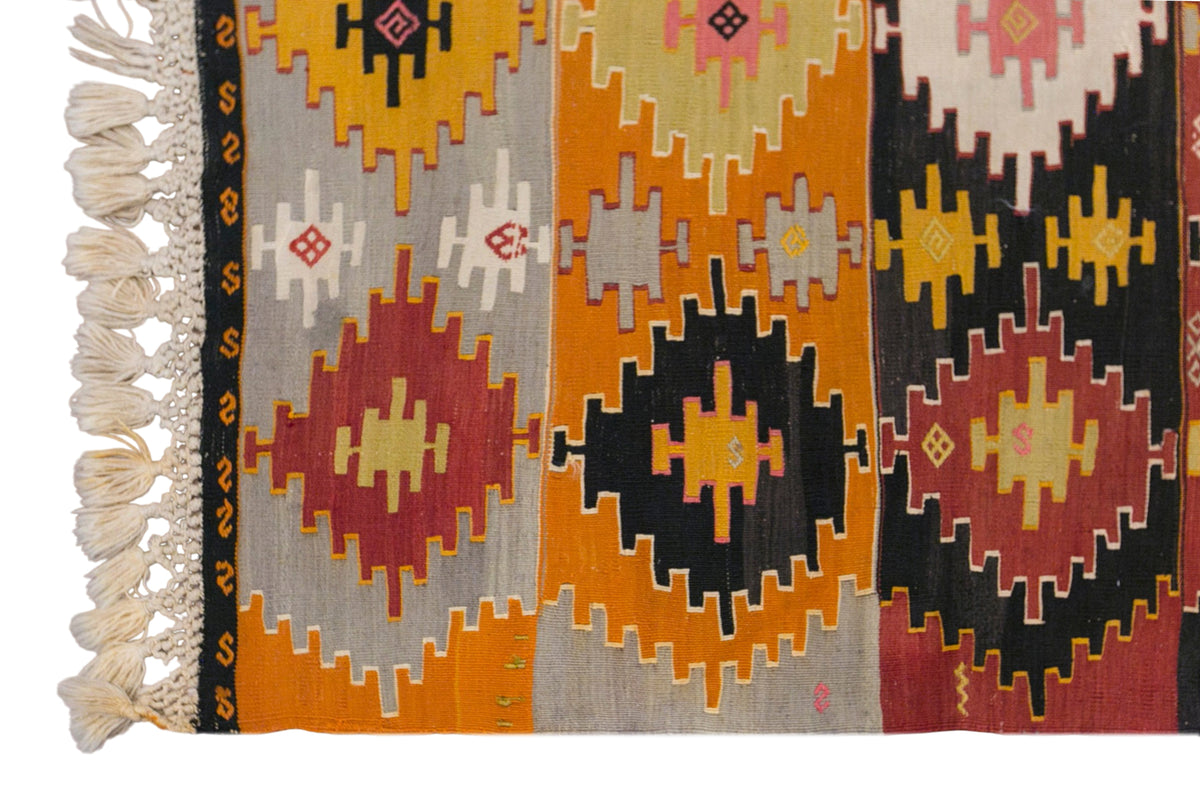 Vintage Konya Kilim, 223 x 350 cm / 7.3 x 11 feet