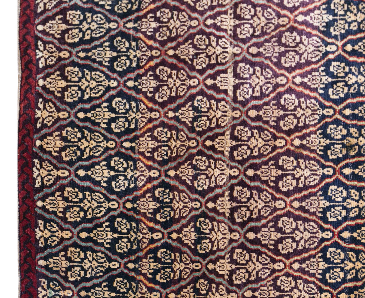 Vintage Konya Karapinar Rug, 114 × 147 cm / 3.7 x 4.8 ft Handmade Wool Rug