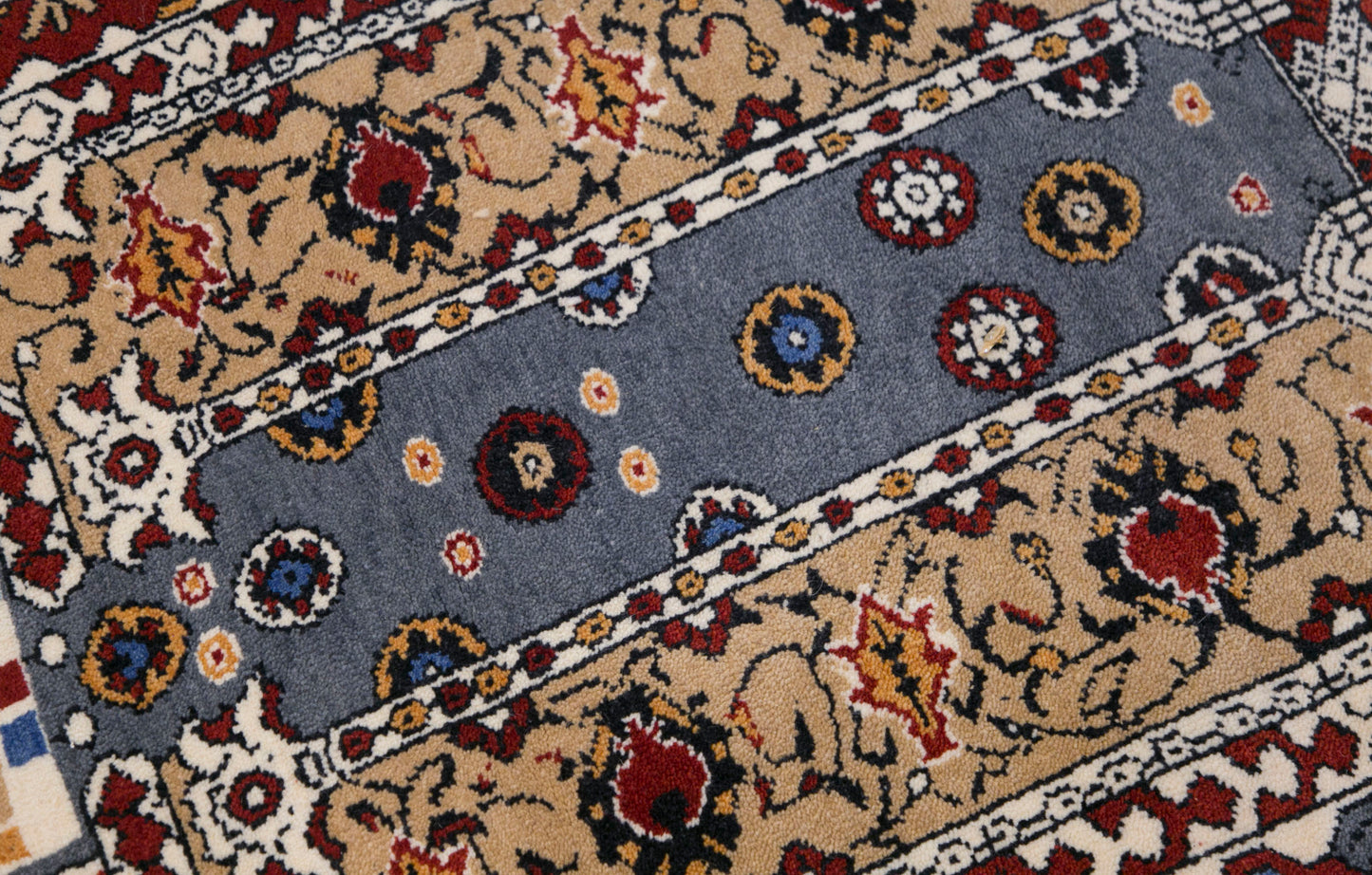 Prayer Rug 2.8 x 4.3 feet 85 x 130 cm
