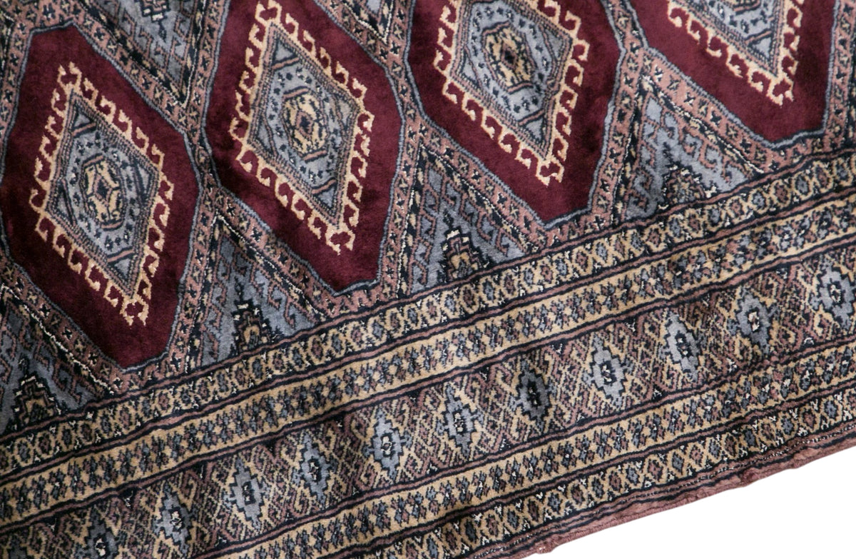 Vintage Konya Rug, 125 x 165 cm / 4.1 x 5.4 feet