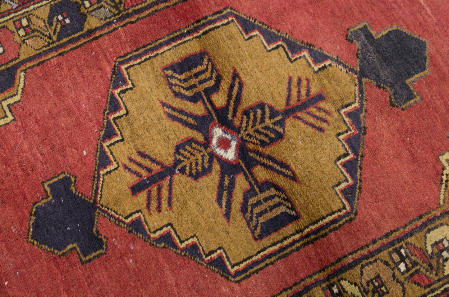 Prayer Rug 2.8 x 4.4 feet 85 x 135 cm