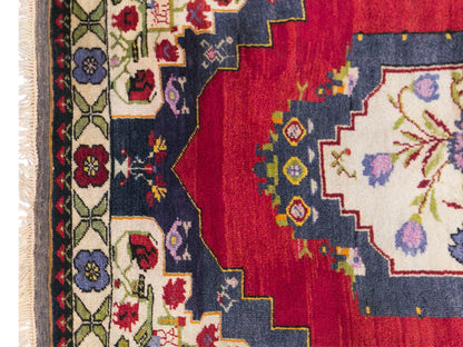 Vintage Konya Karapinar Rug, 130 × 181 cm / 4.3 x 5.9 ft Handmade Wool Rug