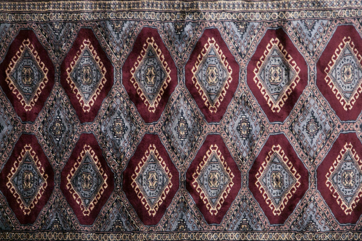 Vintage Konya Rug, 125 x 165 cm / 4.1 x 5.4 feet