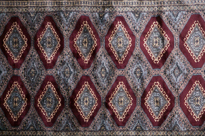 Vintage Konya Rug, 125 x 165 cm / 4.1 x 5.4 feet