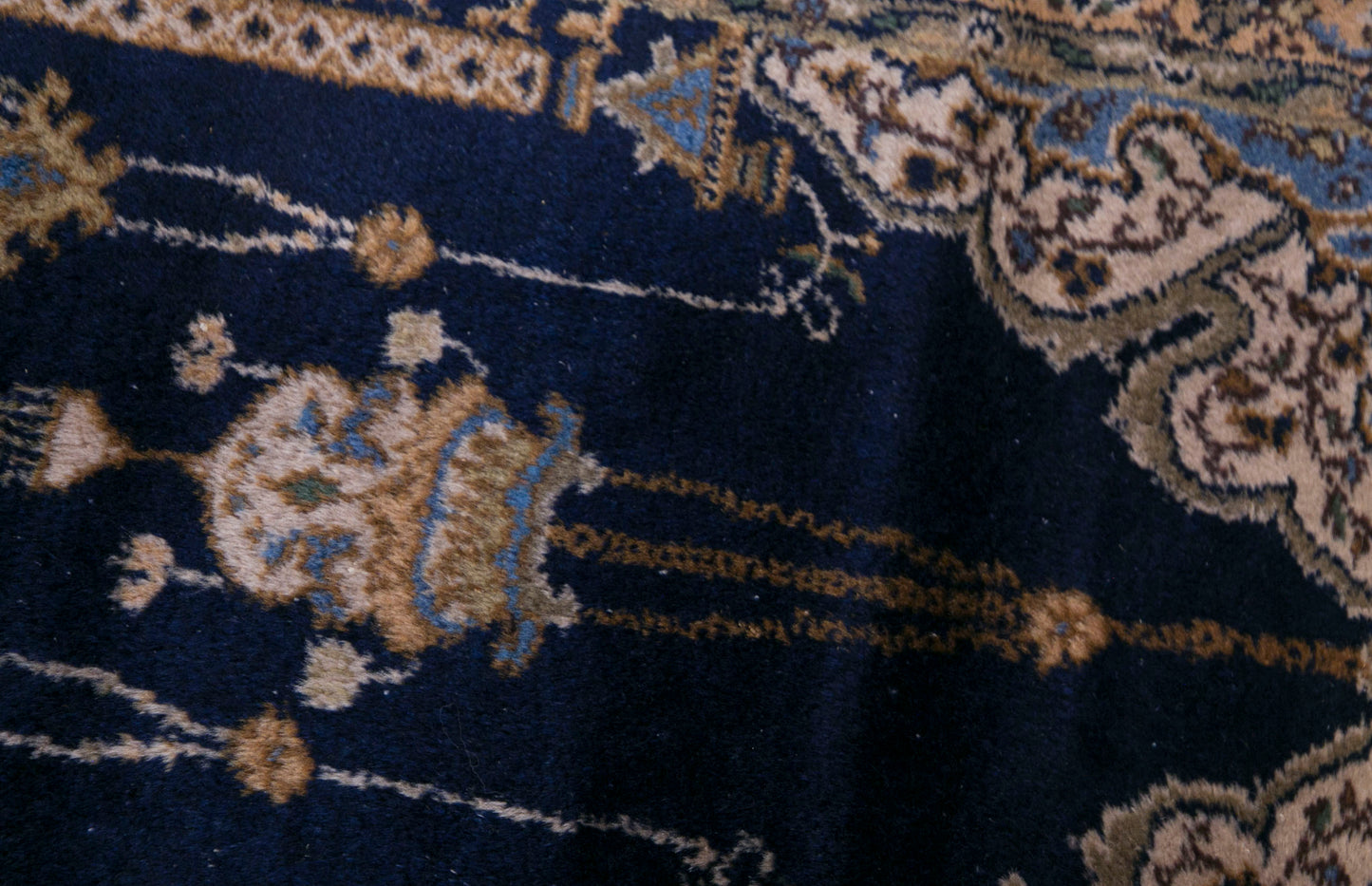 Prayer Rug 2.7 x 4.8 feet 82 x 145 cm
