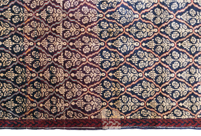 Vintage Konya Karapinar Rug, 114 × 147 cm / 3.7 x 4.8 ft Handmade Wool Rug