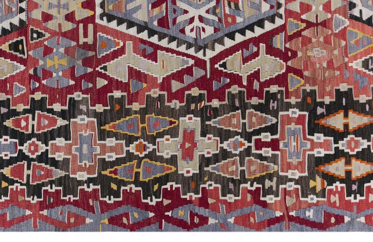 Vintage Oushak Rug, 187 x 330 cm / 6.1 x 11 feet