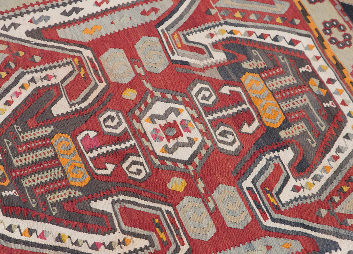 Vintage Hattuşaş kilim, 195 x 406 cm / 6.4 x 13 feet