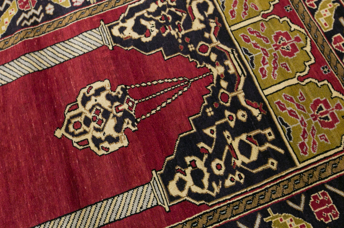 Vintage Konya Karapınar Rug, 128 x 200 cm / 4.2 x 6.6 ft Handmade Wool Prayer Rug