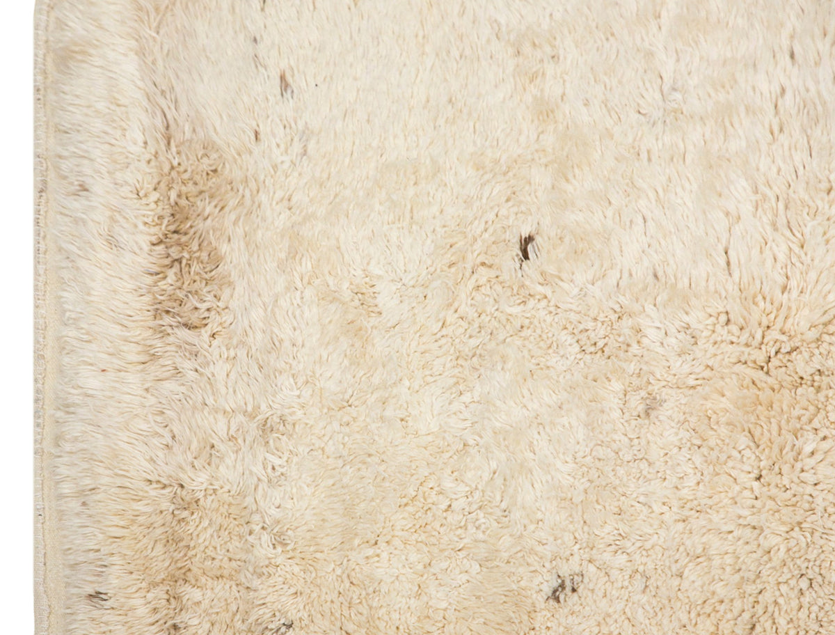 Vintage Karapınar Tulu, 142 x 250 cm / 4.7 x 8.2 feet