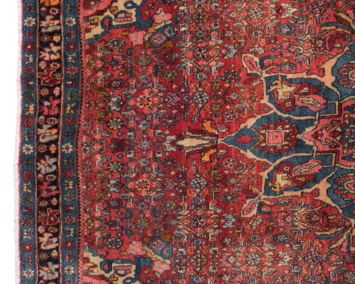 Vintage Turkish Small Rug, 112 x 163 cm / 3.7 x 5.3 feet