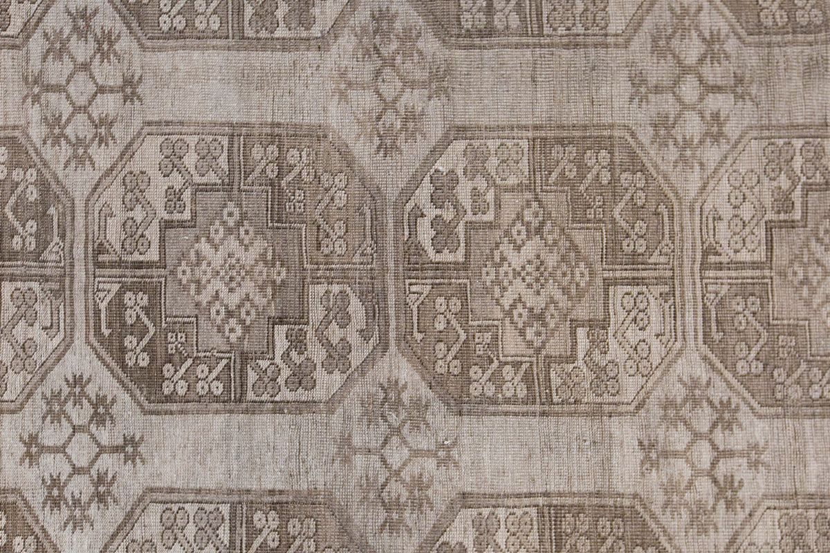 Vintage Large Rug, 205 x 330 cm / 6.7 x 11 feet
