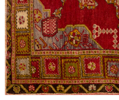 Vintage Turkish Oushak Rug, 110 x 140 cm / 3.6 x 4.6 ft
