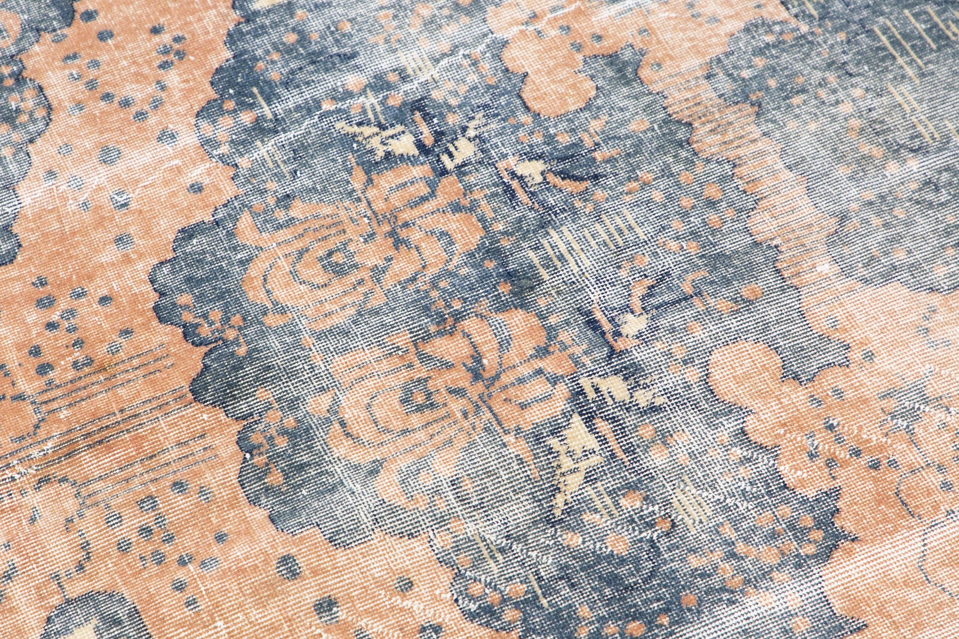 60+ Years Old Vintage Rug,  202 x 315 cm (6'8" x 10'4")