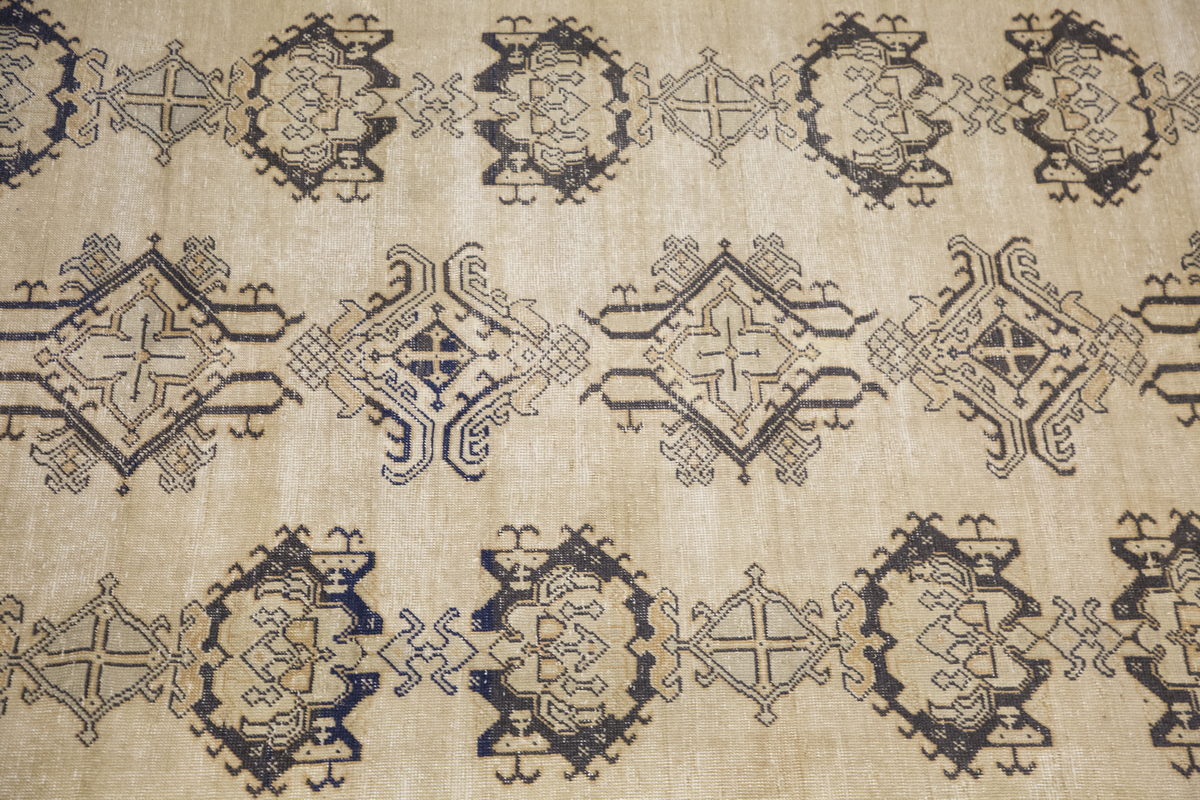Turkish Rug, Vintage Area Rug,  205 x 270 cm / 6.7x8.9 feet