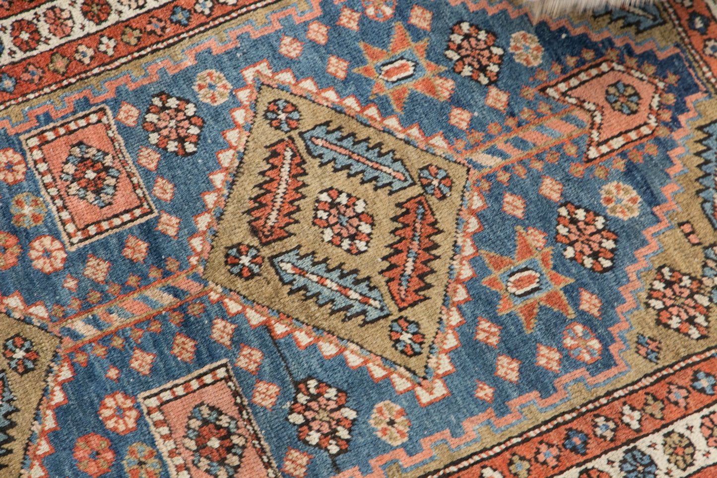 60+ Yrs  Wool Area Rug – 95 x 185 cm / 3.1 x 6.1 ft