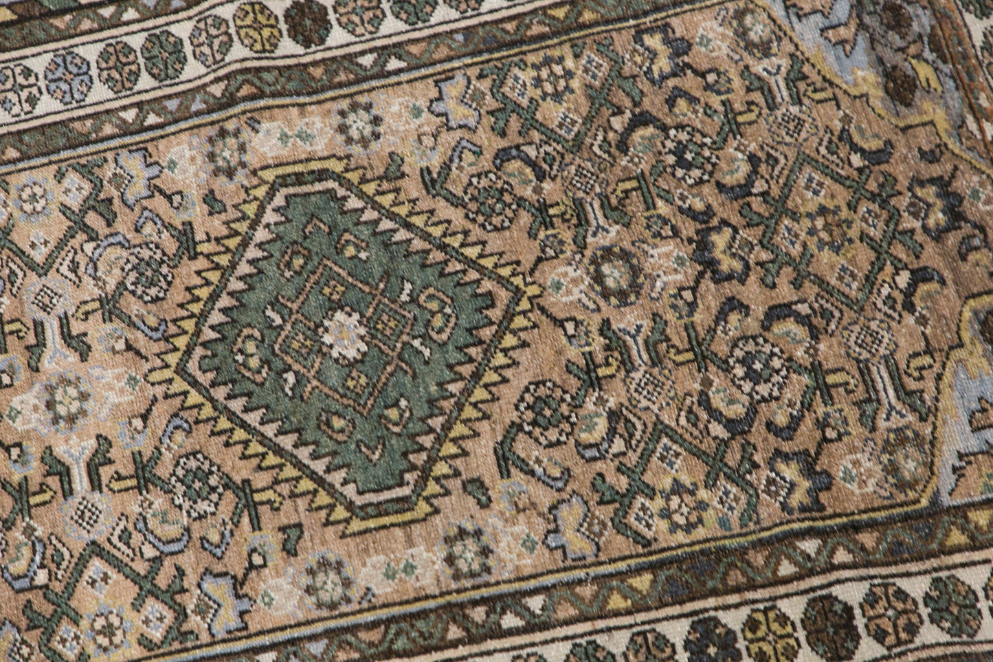 60+ Yrs Vintage Oushak Rug – 95 x 146 cm / 3.1 x 4.8 ft
