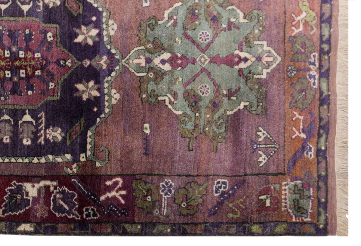 Vintage Konya Karapinar Rug, 125 × 190 cm / 4.1 x 6.2 ft Handmade Wool Rug