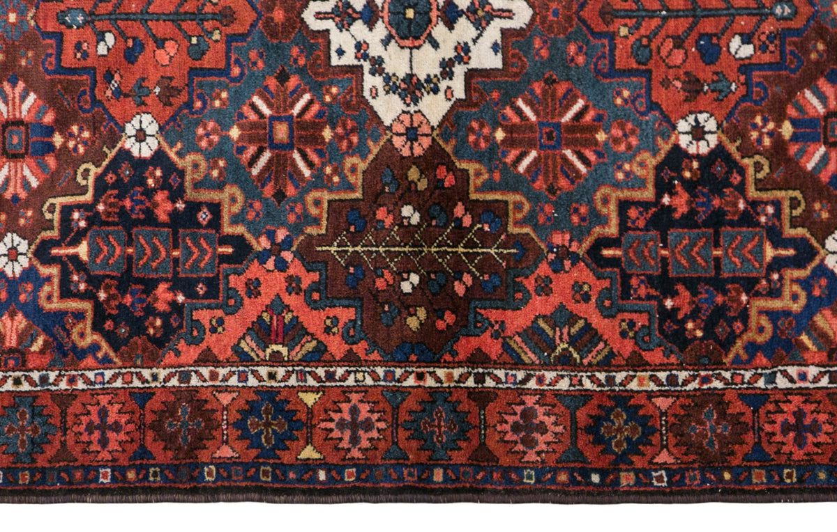 Vintage Small Rug, 140 x 205 cm / 4.6 x 6.7 feet