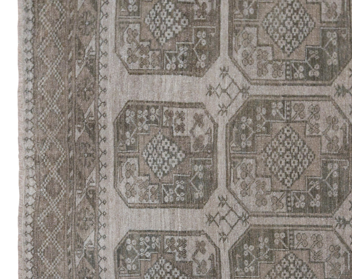 Vintage Large Rug, 205 x 330 cm / 6.7 x 11 feet