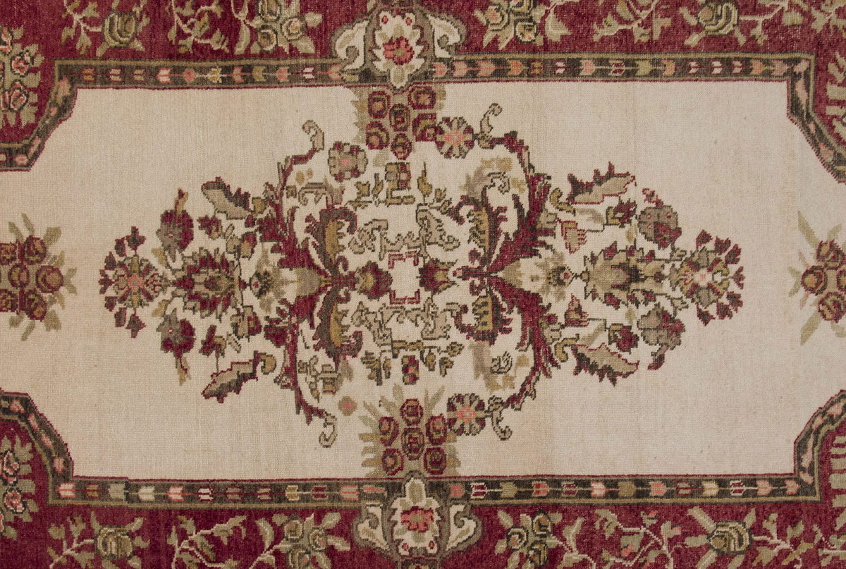 Area Rug 5" x 8'4" feet  152 x 254 cm