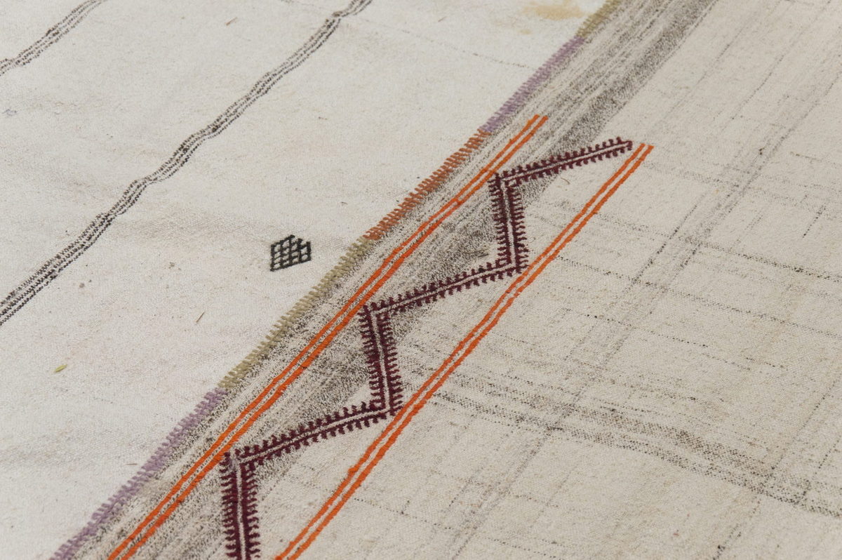 Neutral Kilim 10" x 16'9" feet 300 x 510 cm
