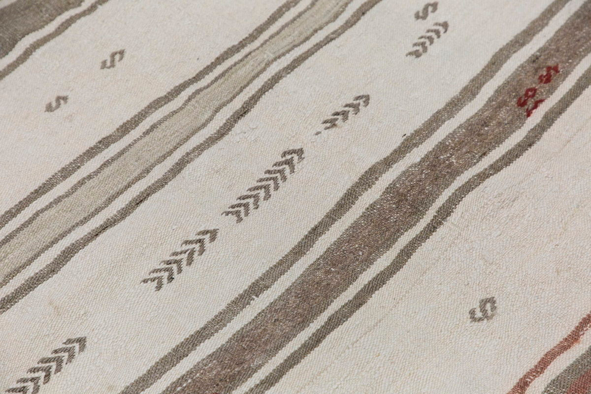Neutral Kilim 4'4" x 5'1" feet 133 x 155 cm