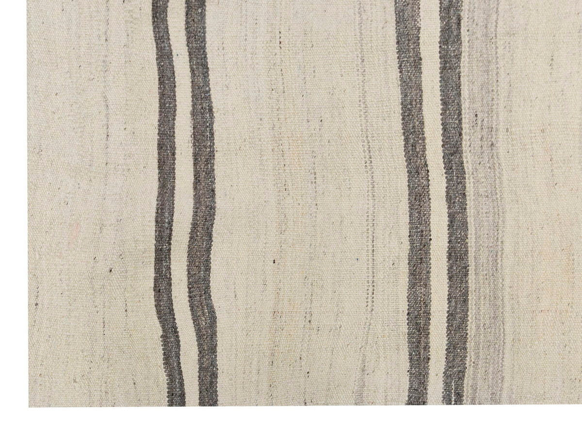 Neutral Kilim 4'6" x 5'9" feet 138 x 175 cm