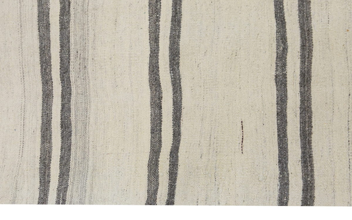 Neutral Kilim 4'6" x 5'9" feet 138 x 175 cm