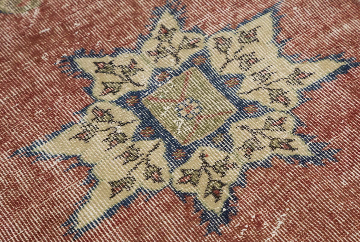 Runner Rug 2'2" x 9'5" feet 66 x 286 cm