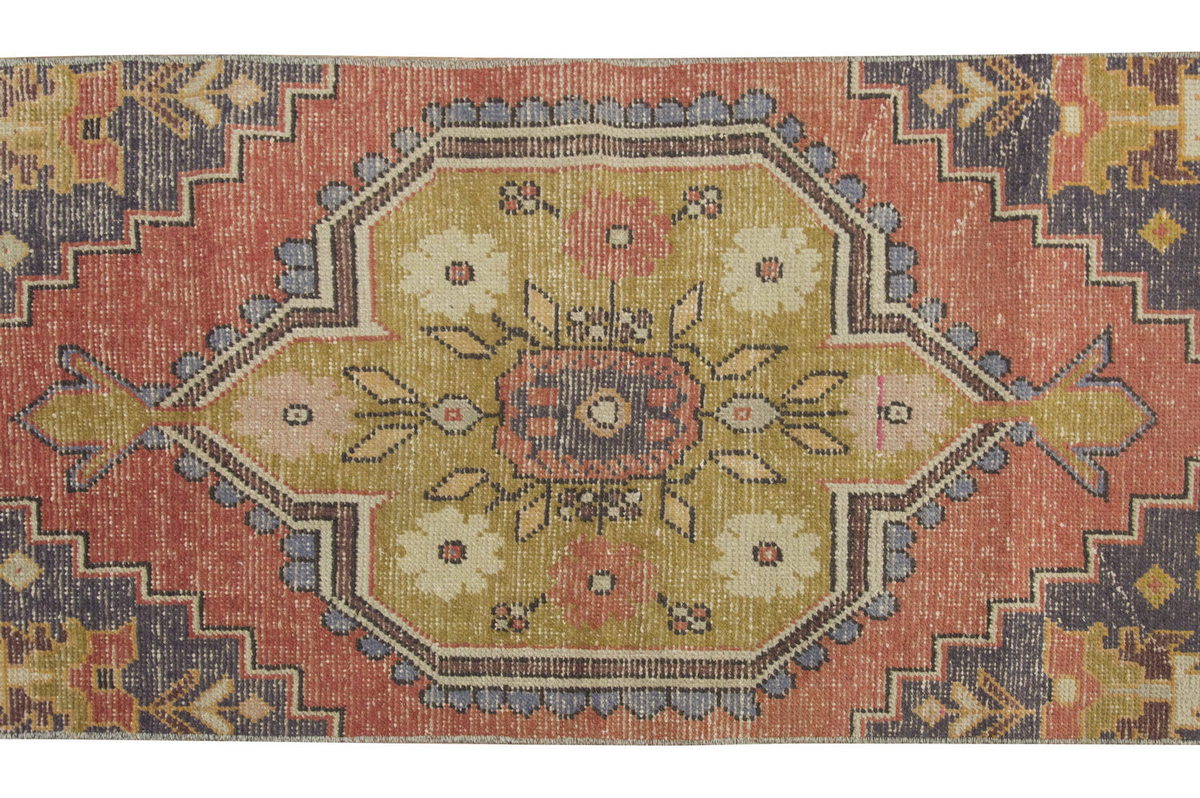 Runner Rug 2'4" x 5'5" feet  71 x 164 cm