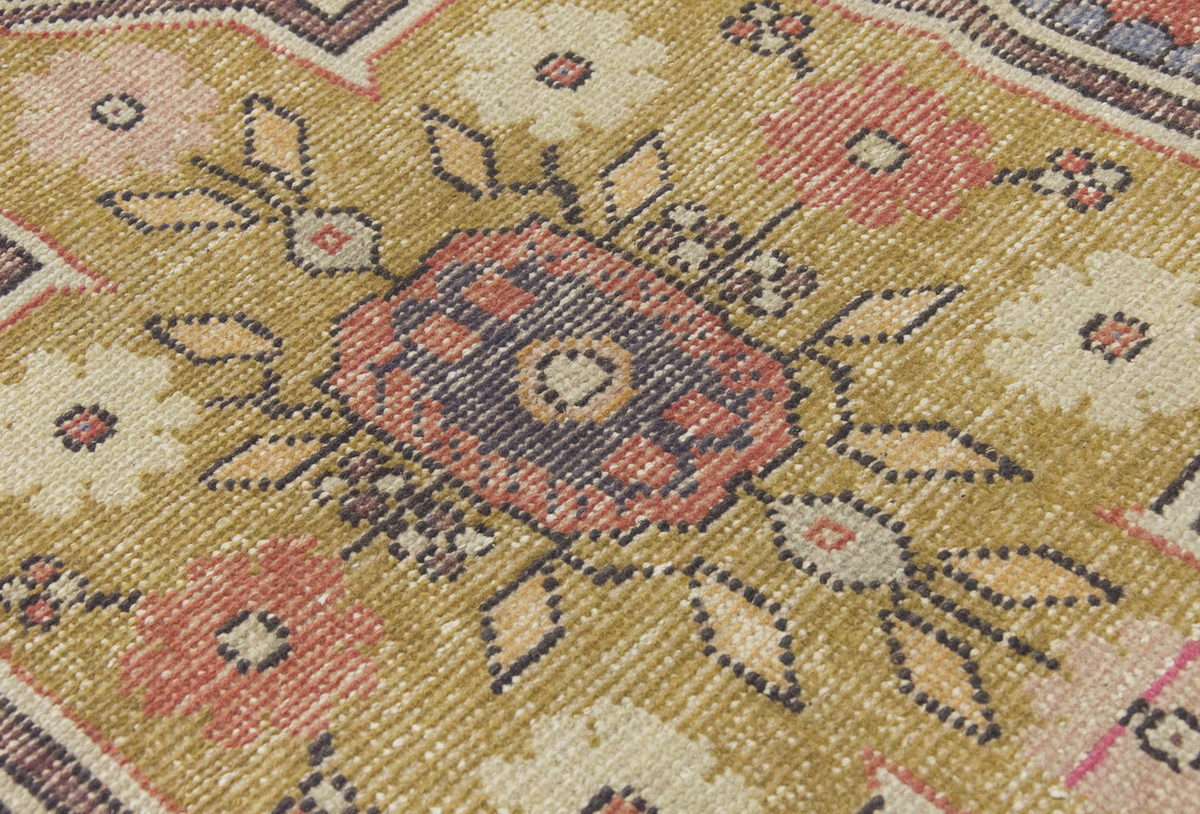 Runner Rug 2'4" x 5'5" feet  71 x 164 cm