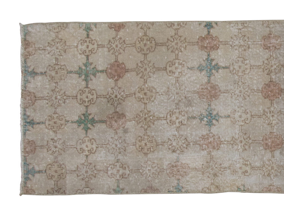 Runner Rug 2'4" x 8'3" feet  72 x 251 cm