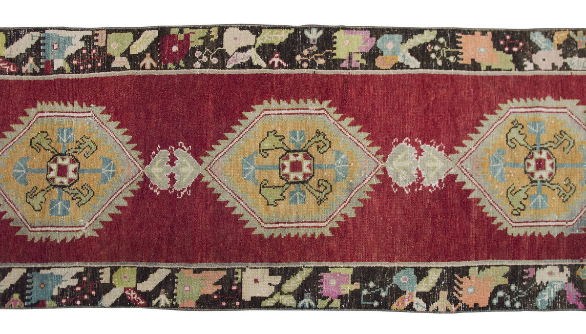 Runner Rug 2'6" x 9'7" feet  77 x 292 cm