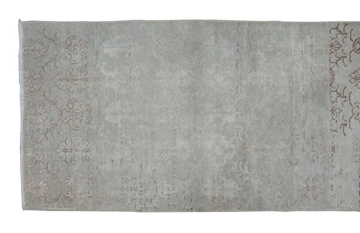 Runner Rug 2'6" x 9'9" feet  77 x 296 cm