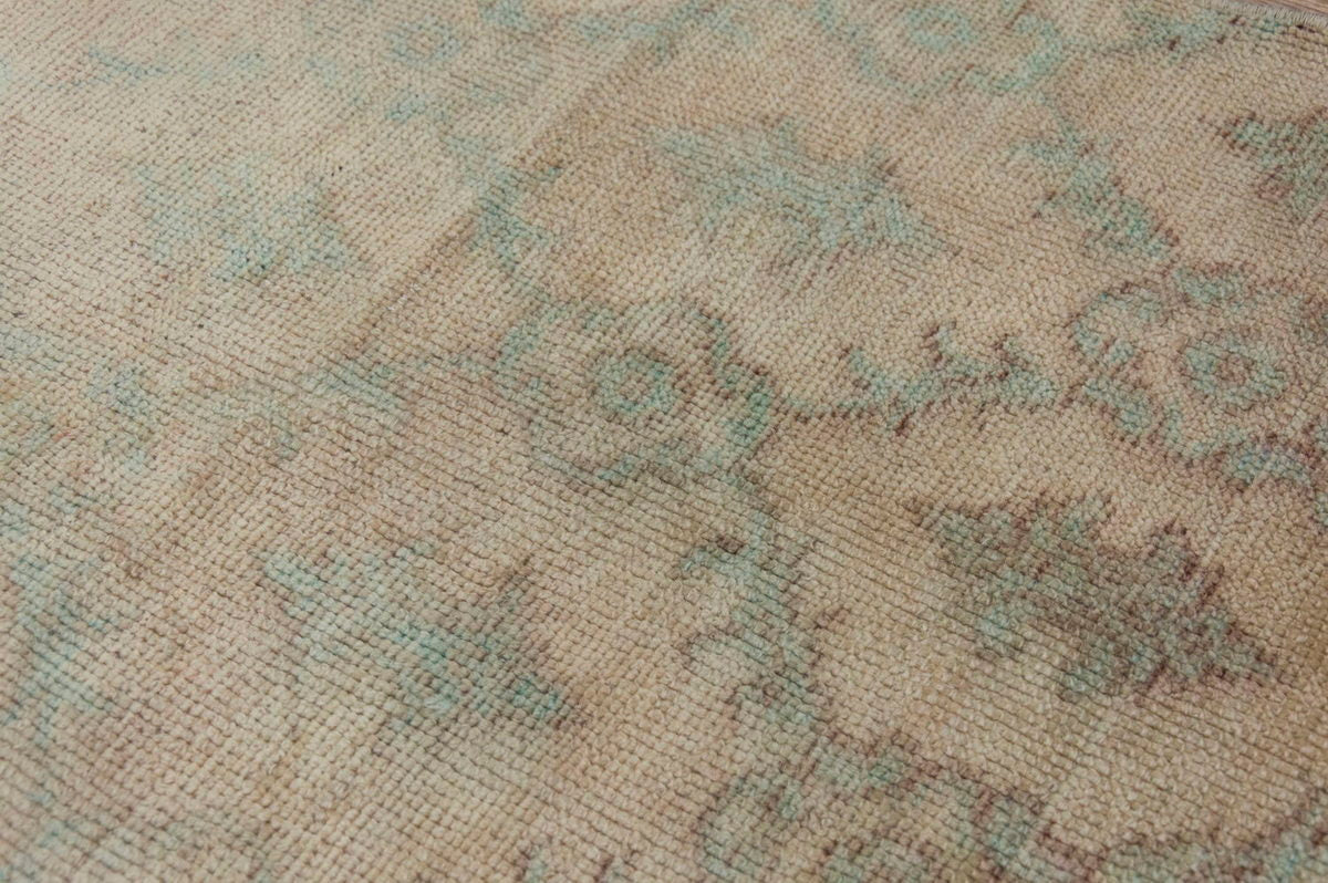 Runner Rug 2'7" x 9" feet  80 x 272 cm