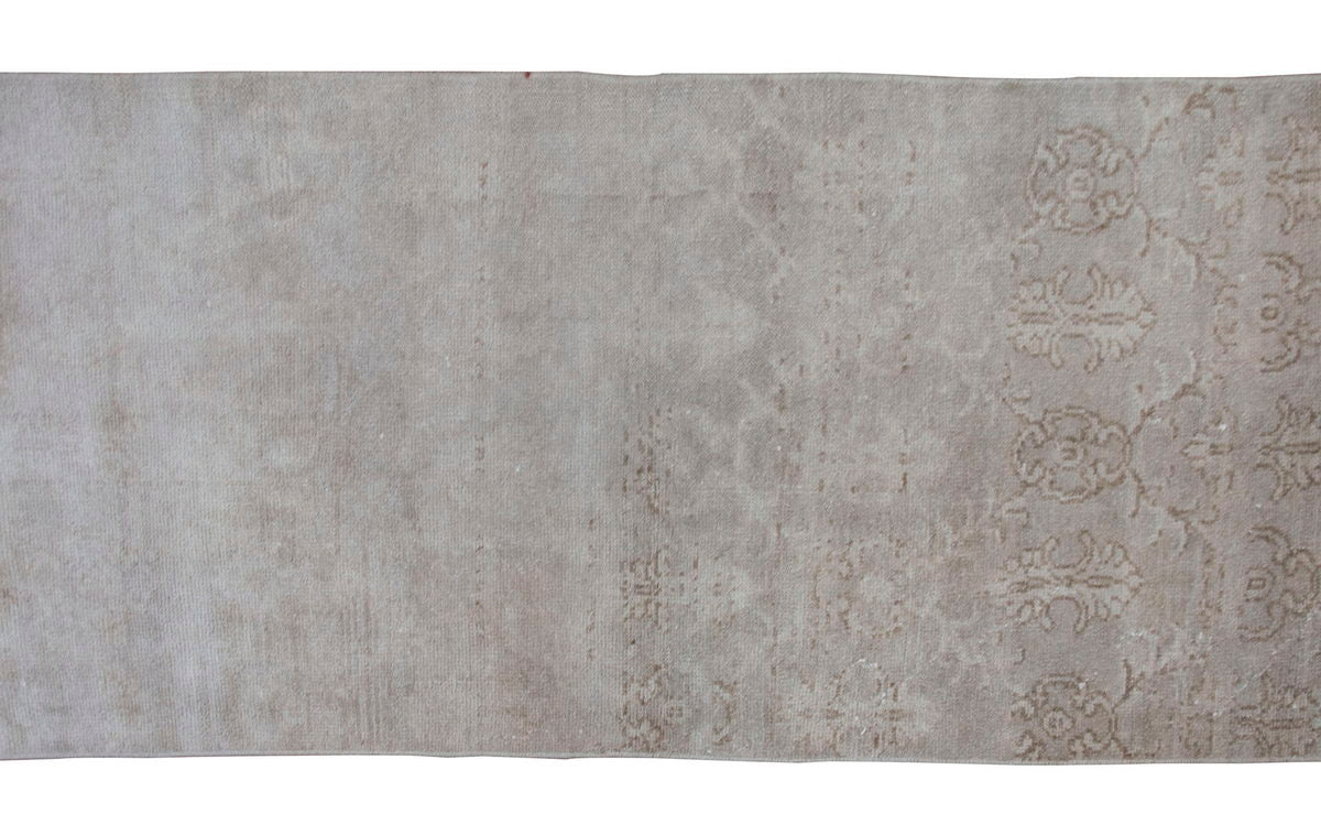 Runner Rug 2'7" x 9'7" feet  78 x 293 cm