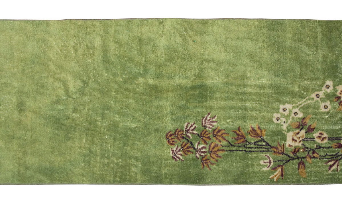 Runner Rug 2'8" x 10'5" feet  81 x 317 cm