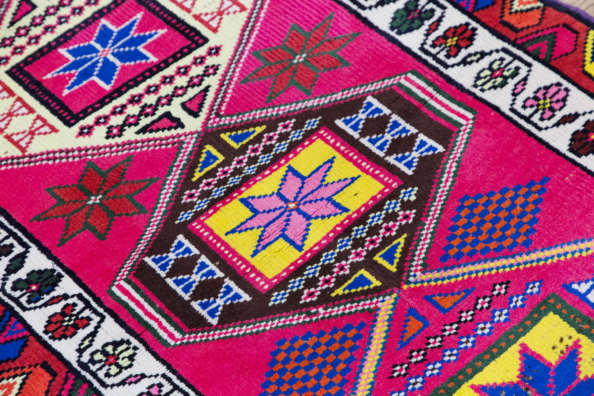 Runner Rug 2'8" x 11'6" feet 82 x 350 cm