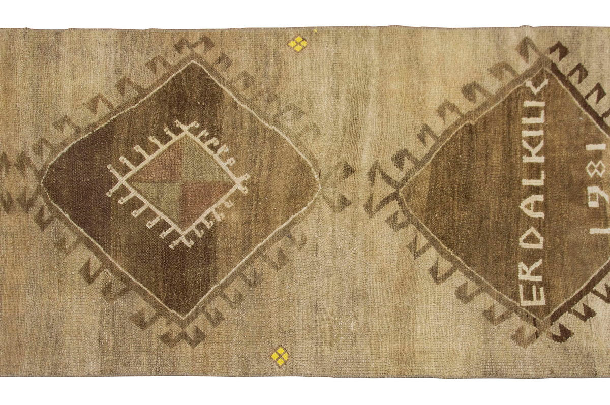 Runner Rug 3'4" x 11'6" feet  101 x 350 cm