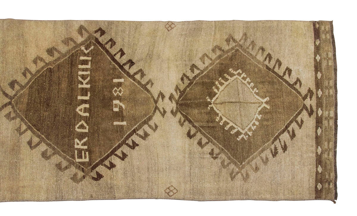 Runner Rug 3'4" x 11'6" feet  101 x 350 cm
