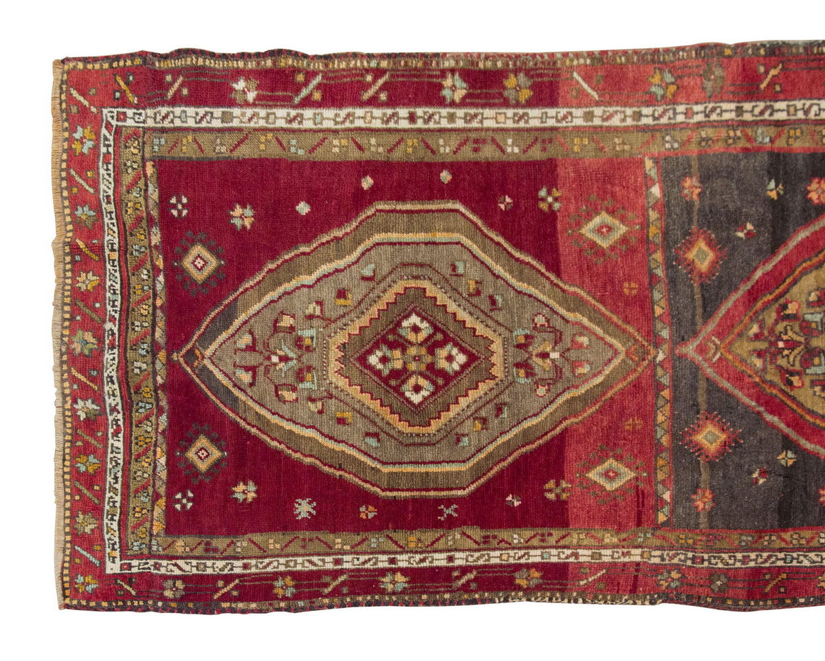 Runner Rug 3'8" x 9" feet  113 x 270 cm