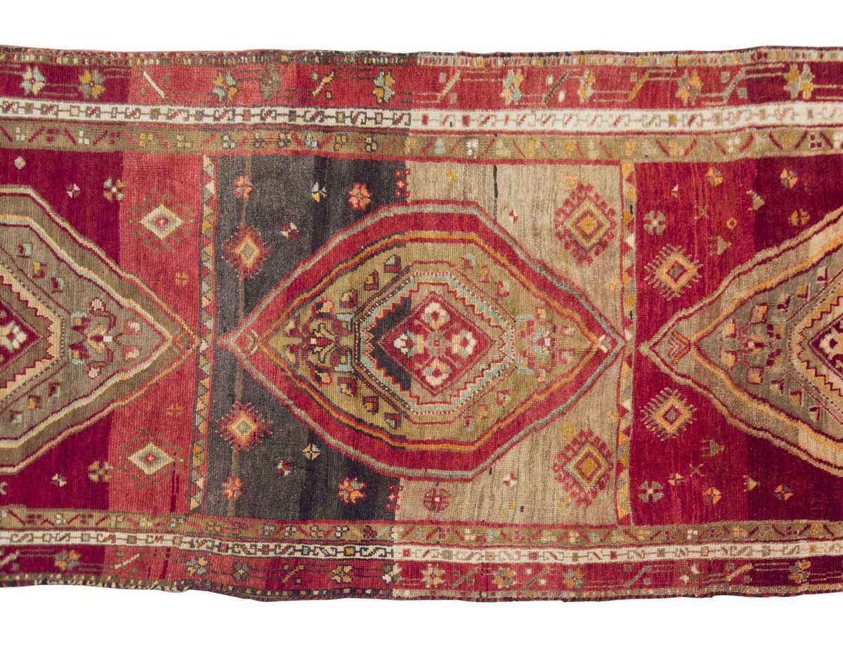 Runner Rug 3'8" x 9" feet  113 x 270 cm